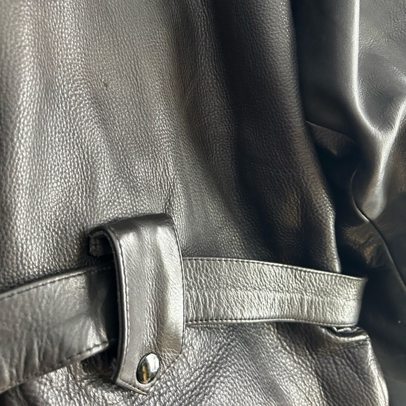 EUC Vintage Black Leather Motorcycle Jacket - Picture 10 of 12